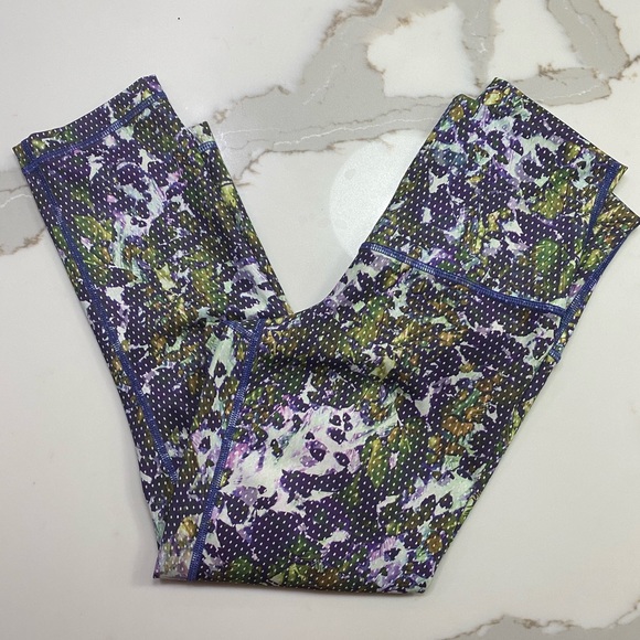 Lululemon Wunder Under Crop II (Roll Down) - Picture 2 of 7